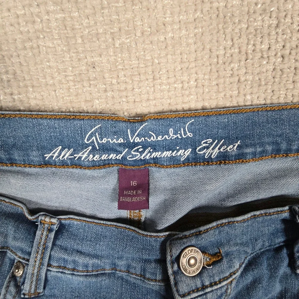 Gloria Vanderbilt Womens Blue Denim Bermuda Shorts Slimming Effect Sz 16 Stretch